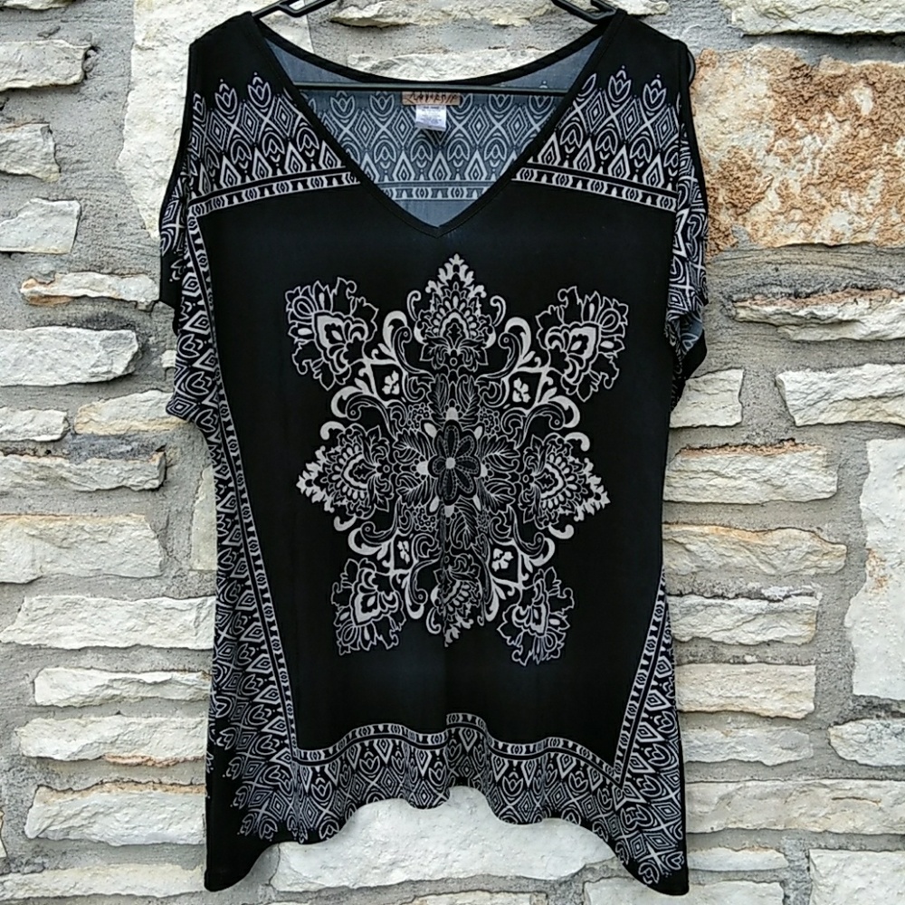 Lavish Medium Shoulder-Out Blouse